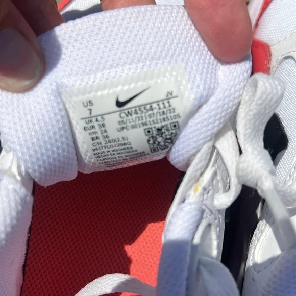 Nike Air Max Women's White Black &‎ Pink/Red Athletic Sneakers Size 7 - Picture 6 of 7